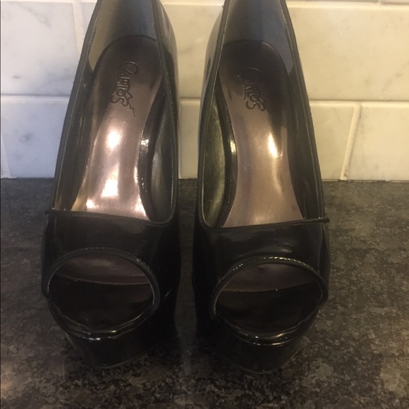 Black patent open toe Carlos Santana pumps. 6 - Picture 3 of 4